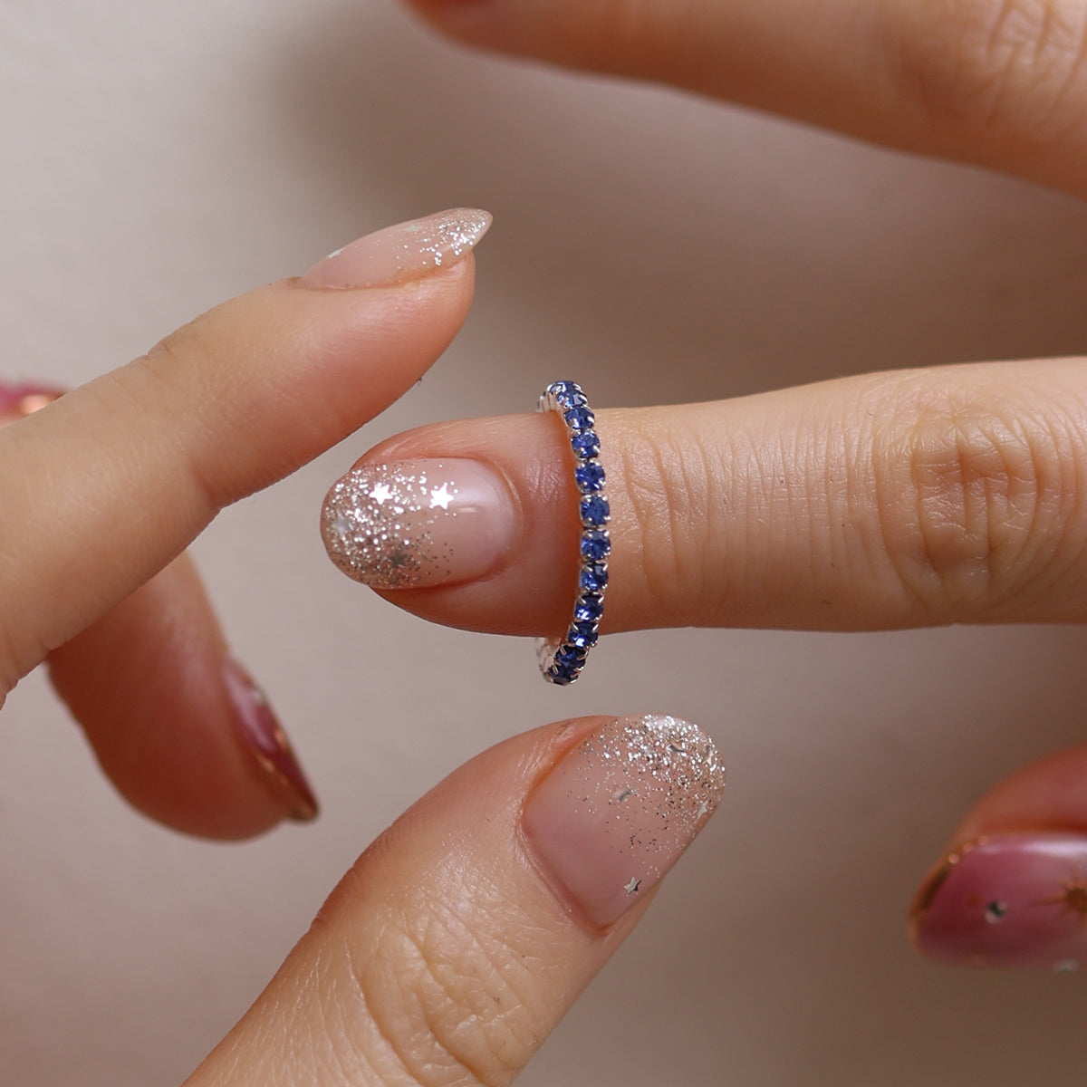 Stretchable tennis chain ring