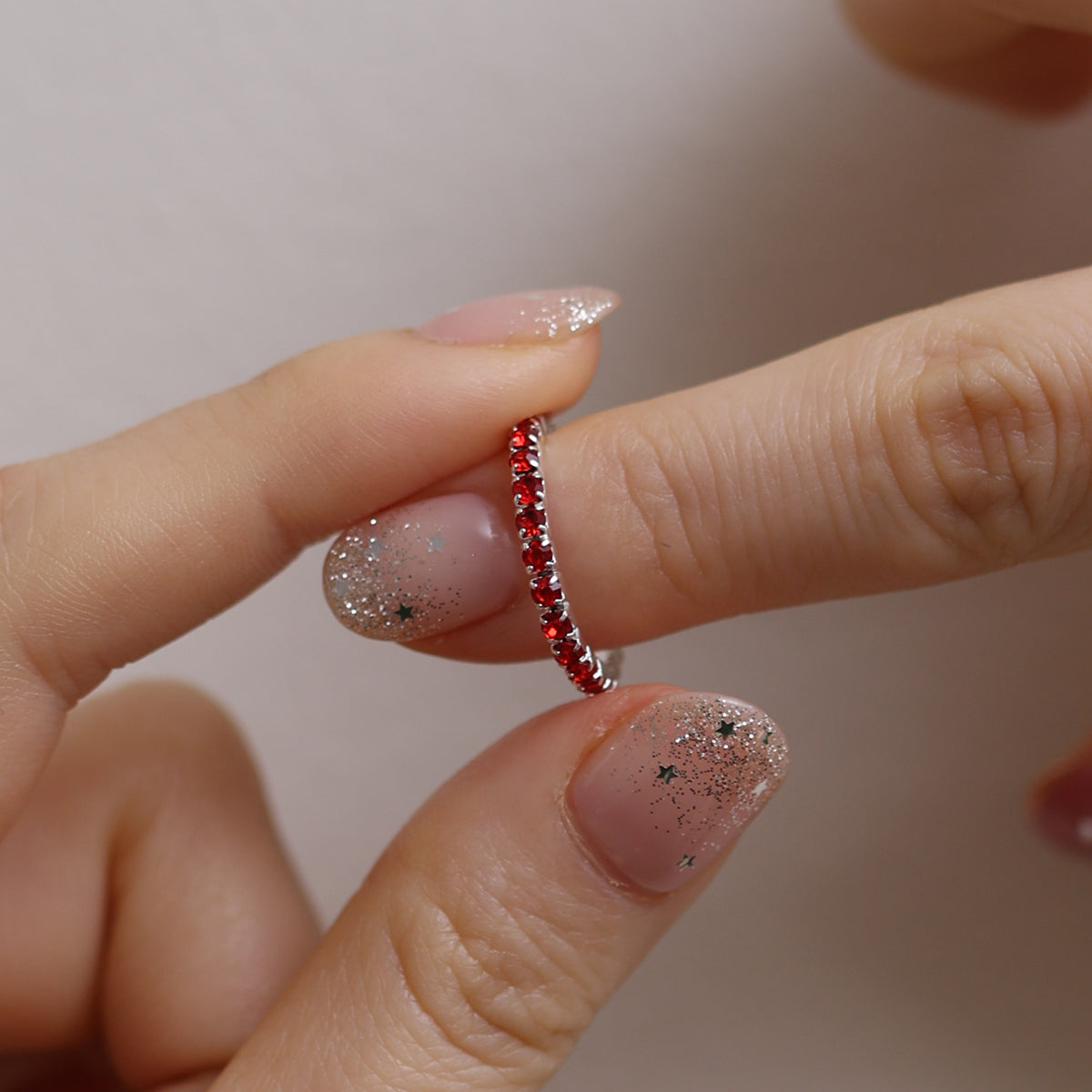 Stretchable tennis chain ring