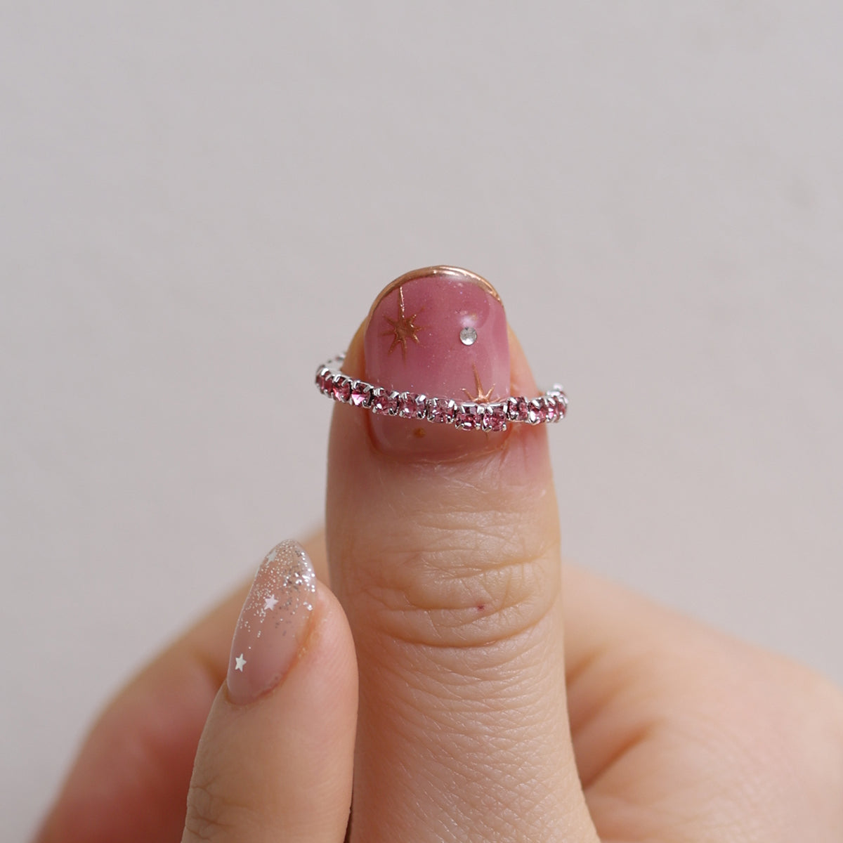 Stretchable tennis chain ring