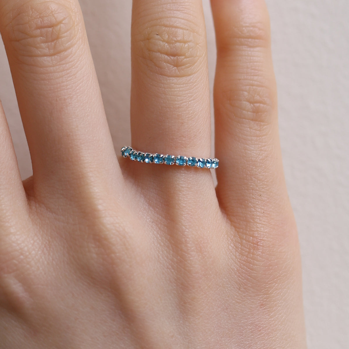 Stretchable tennis chain ring