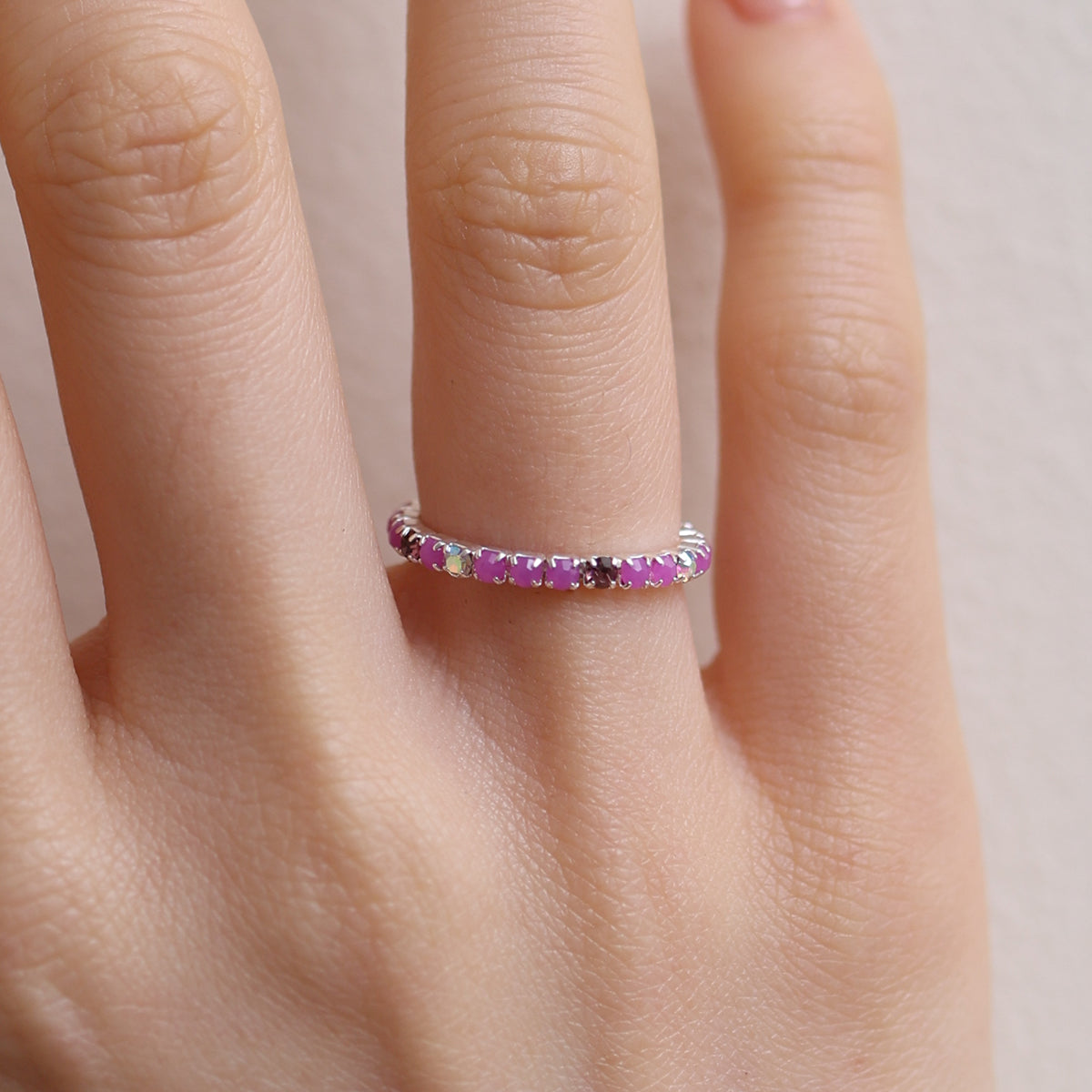 Stretchable tennis chain ring