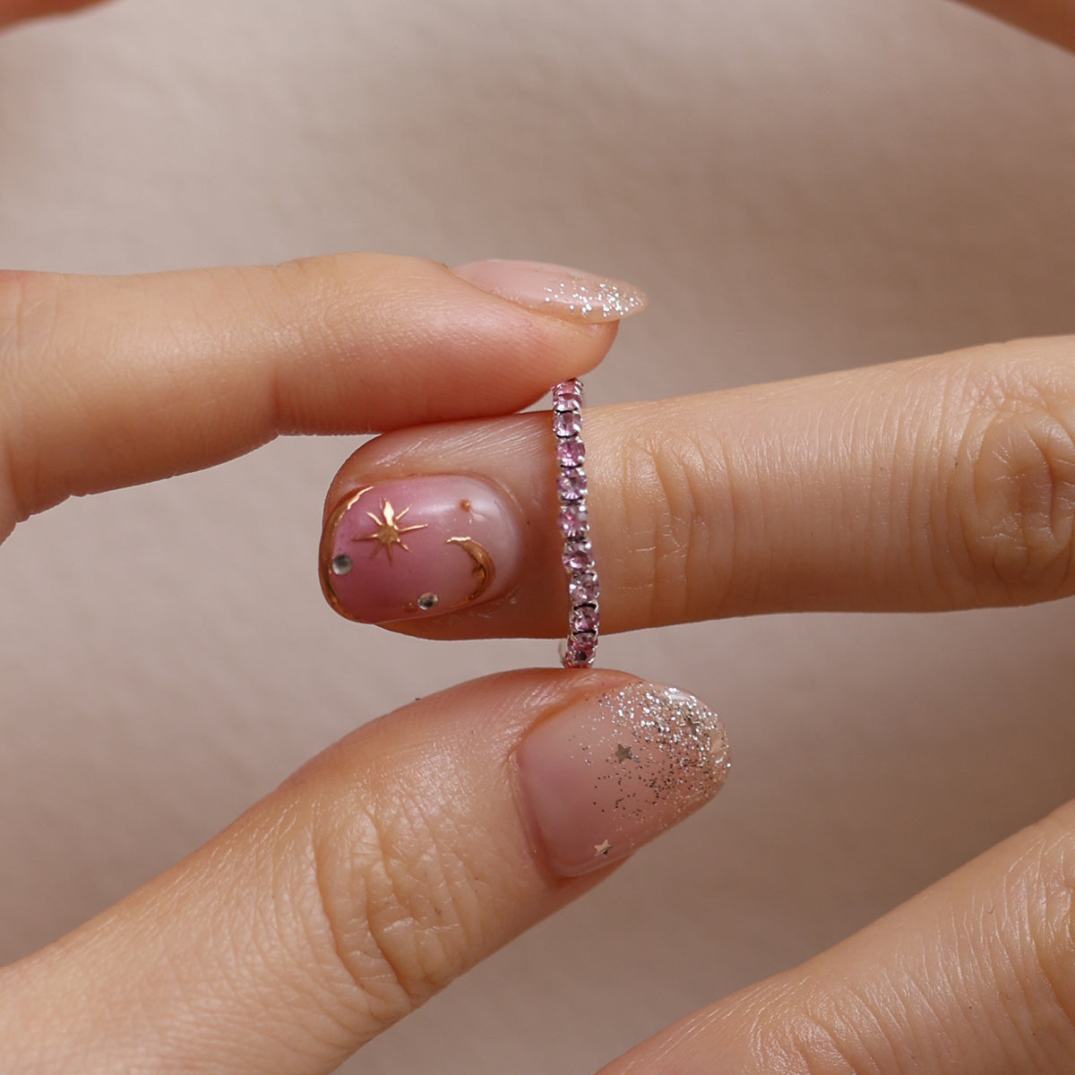 Stretchable tennis chain ring