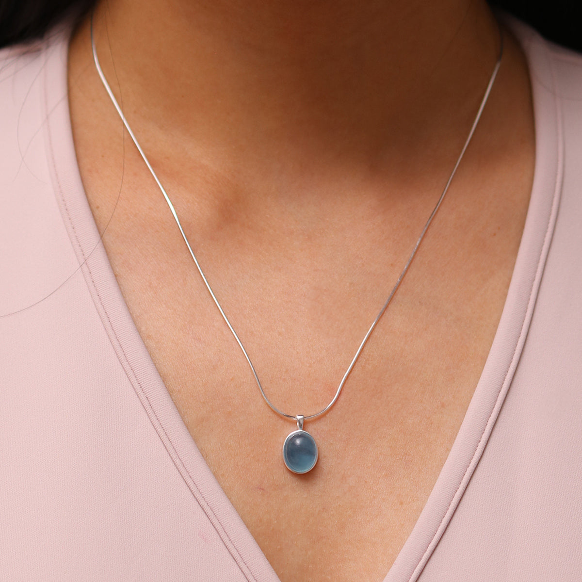 Aquamarine pendant necklace
