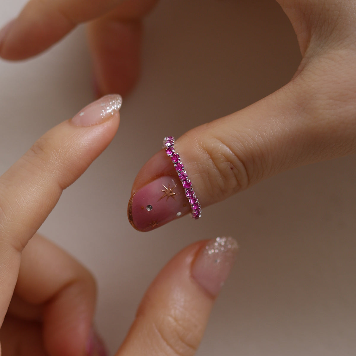 Stretchable tennis chain ring