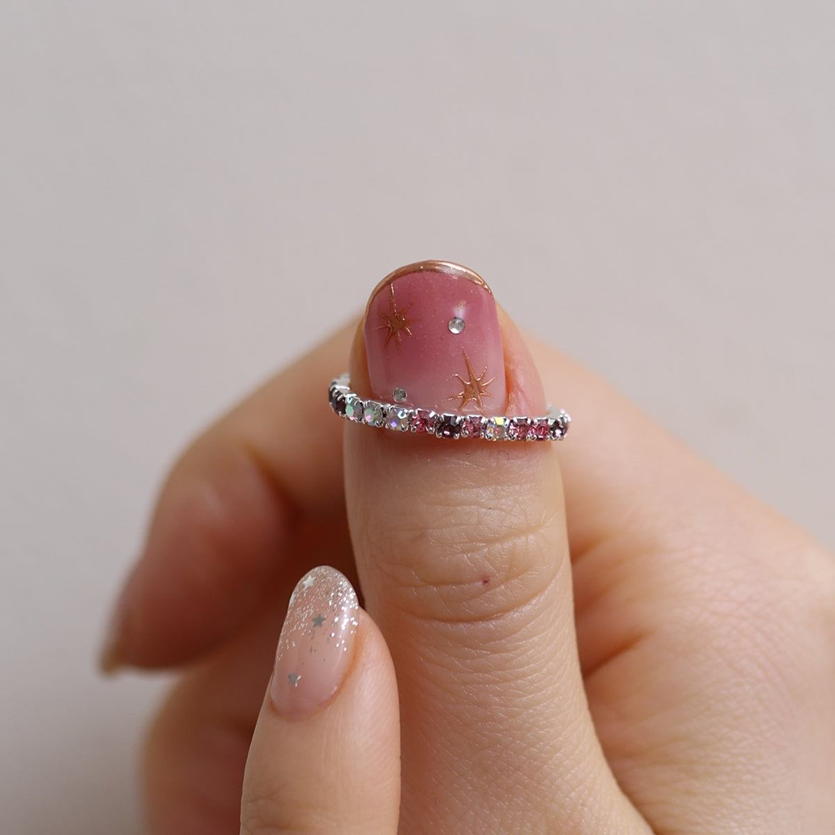 Stretchable tennis chain ring