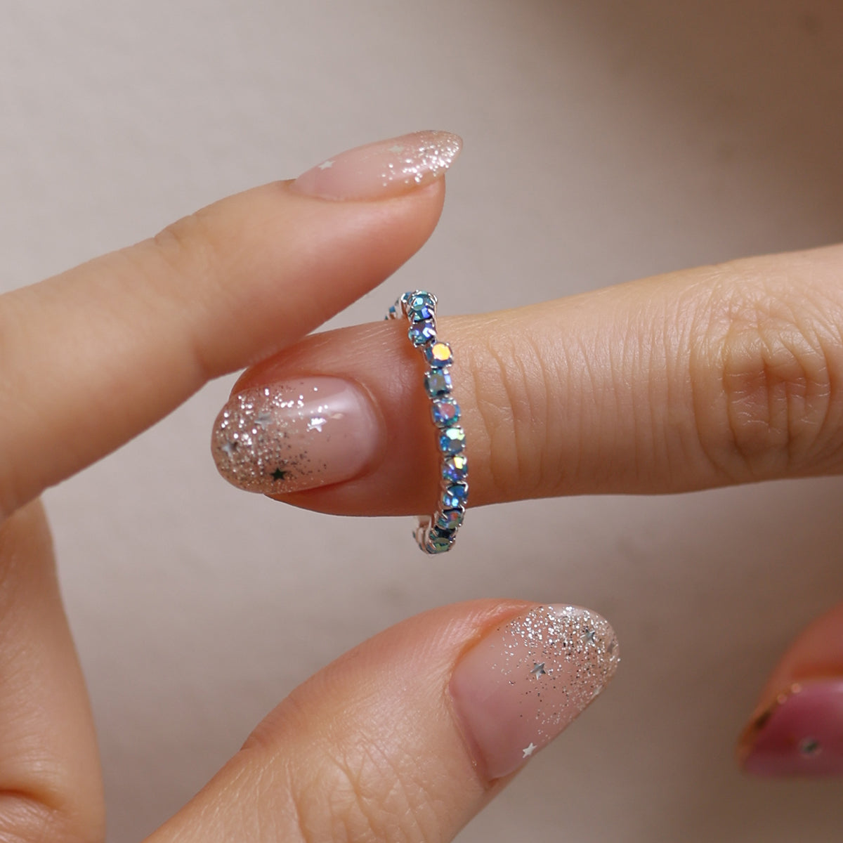 Stretchable tennis chain ring