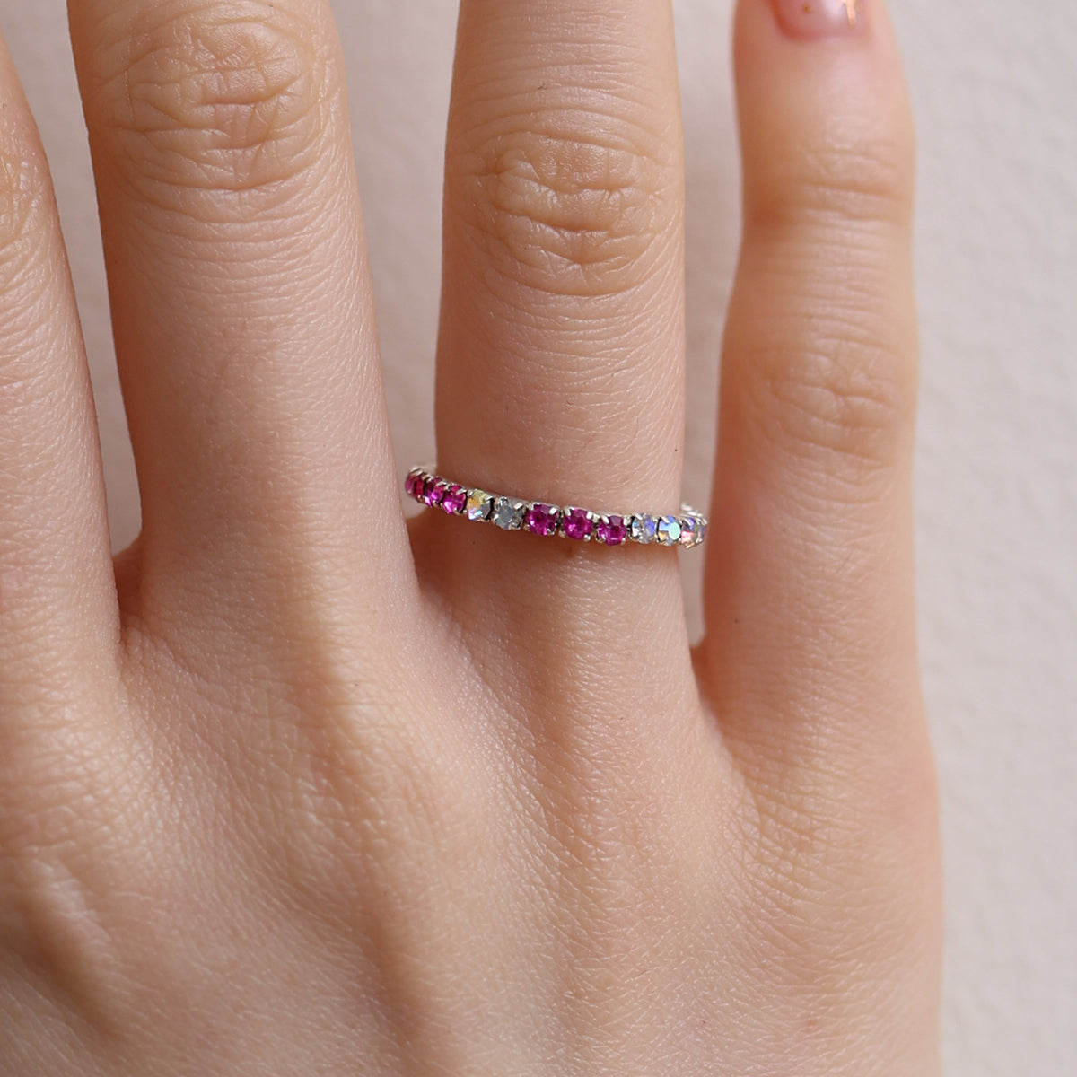 Stretchable tennis chain ring