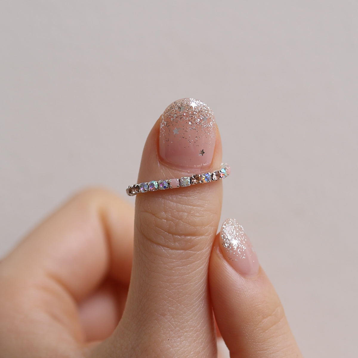 Stretchable tennis chain ring