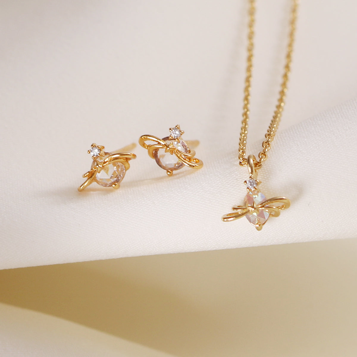 Princess saturn set in Gold