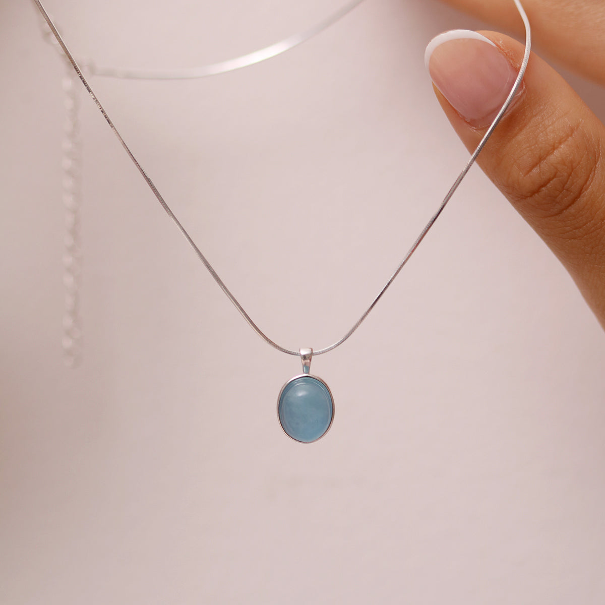 Aquamarine pendant necklace